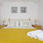 Live In Millenium Square Apartment *