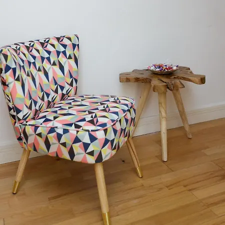 Live In Millenium Square Apartment *