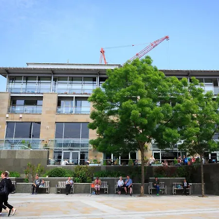 Live In Millenium Square *