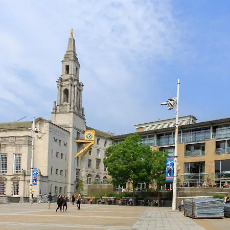 Live In Leeds Millenium Square Apartment *