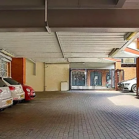 Live In Millenium Square Apartment Leeds (West Yorkshire)