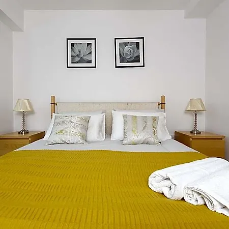 Live In Millenium Square Apartment