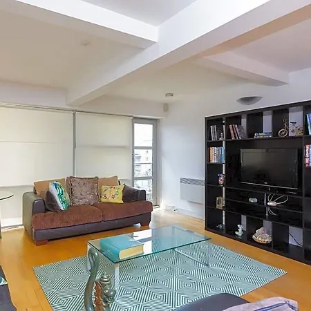 Apartment Live In Millenium Square