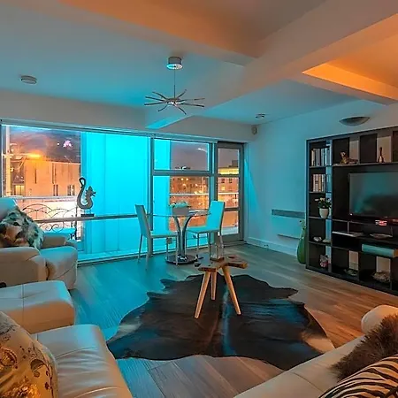Live In Millenium Square Apartment