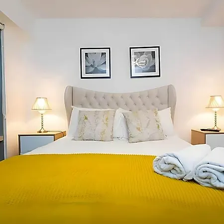 Apartment Live In Millenium Square