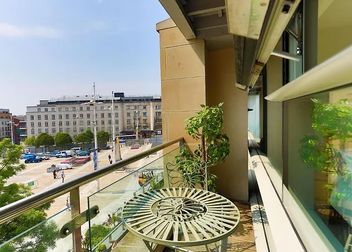 Apartment Live In Millenium Square