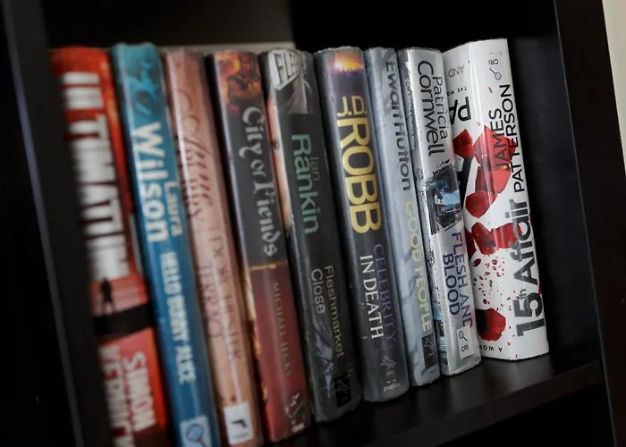 Live In Millenium Square Apartment *