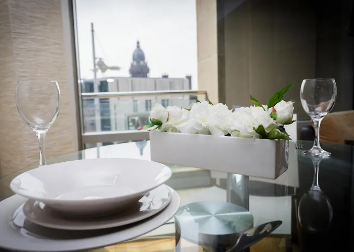 Live In Millenium Square * Leeds (West Yorkshire)