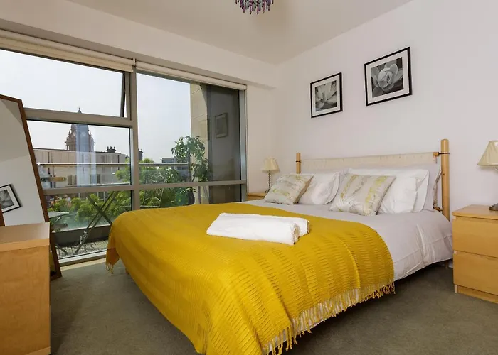 Apartment Live In Millenium Square Leeds (West Yorkshire)